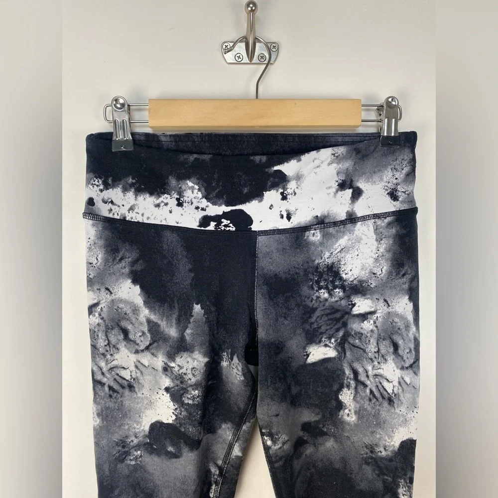 Alo Black and White Marble Tie Dyed Leggings Size Small‎
